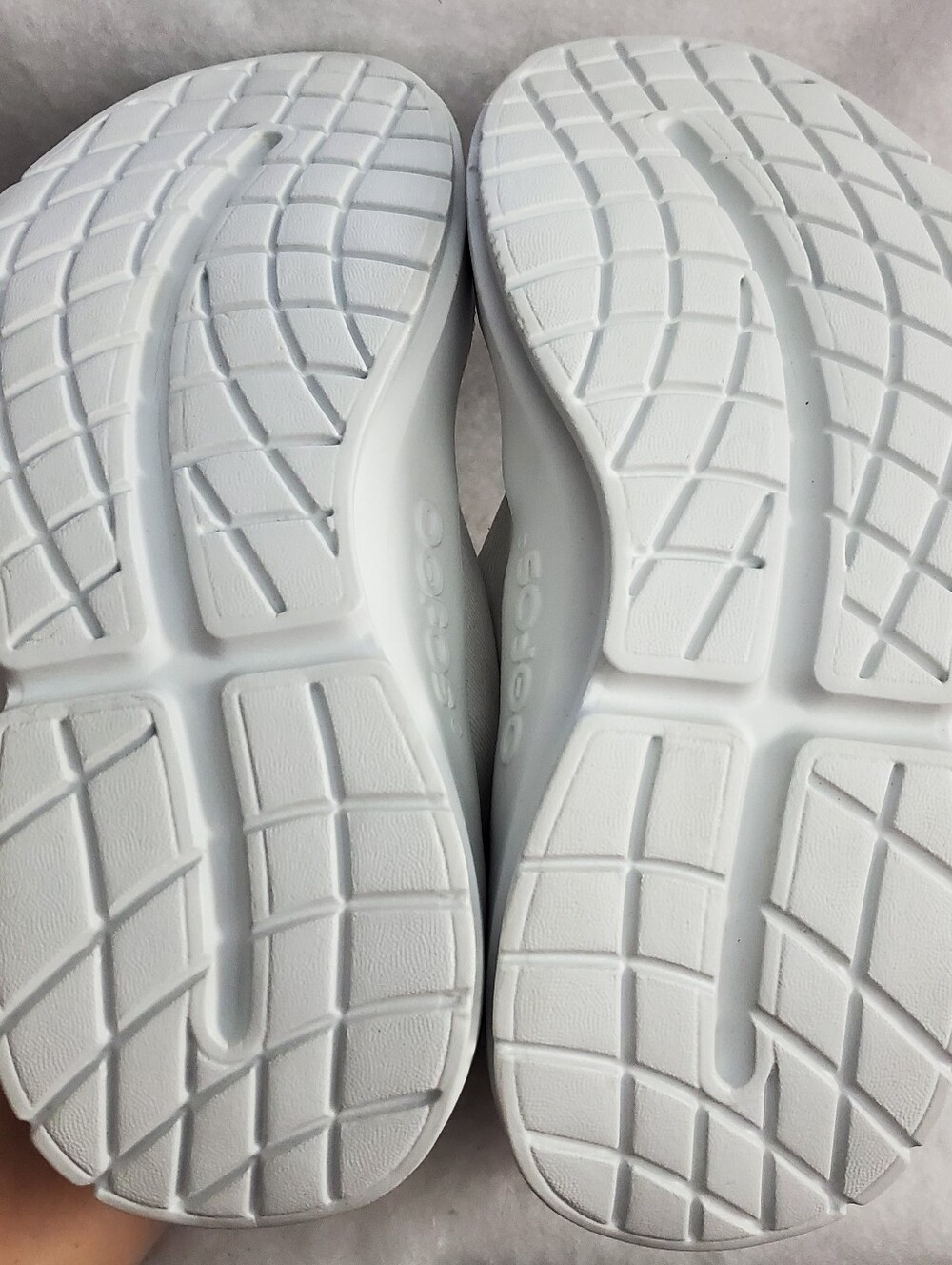 OOFOS White Slip-On Sneakers with Lime Green Lining - Picture 6 of 10